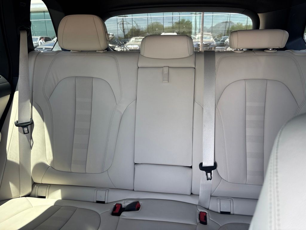 Used 2022 Blue BMW xDrive40i image 9