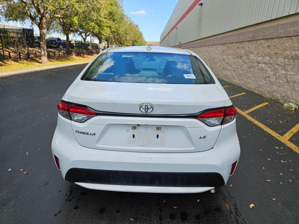 2022 Toyota Corolla LE 4