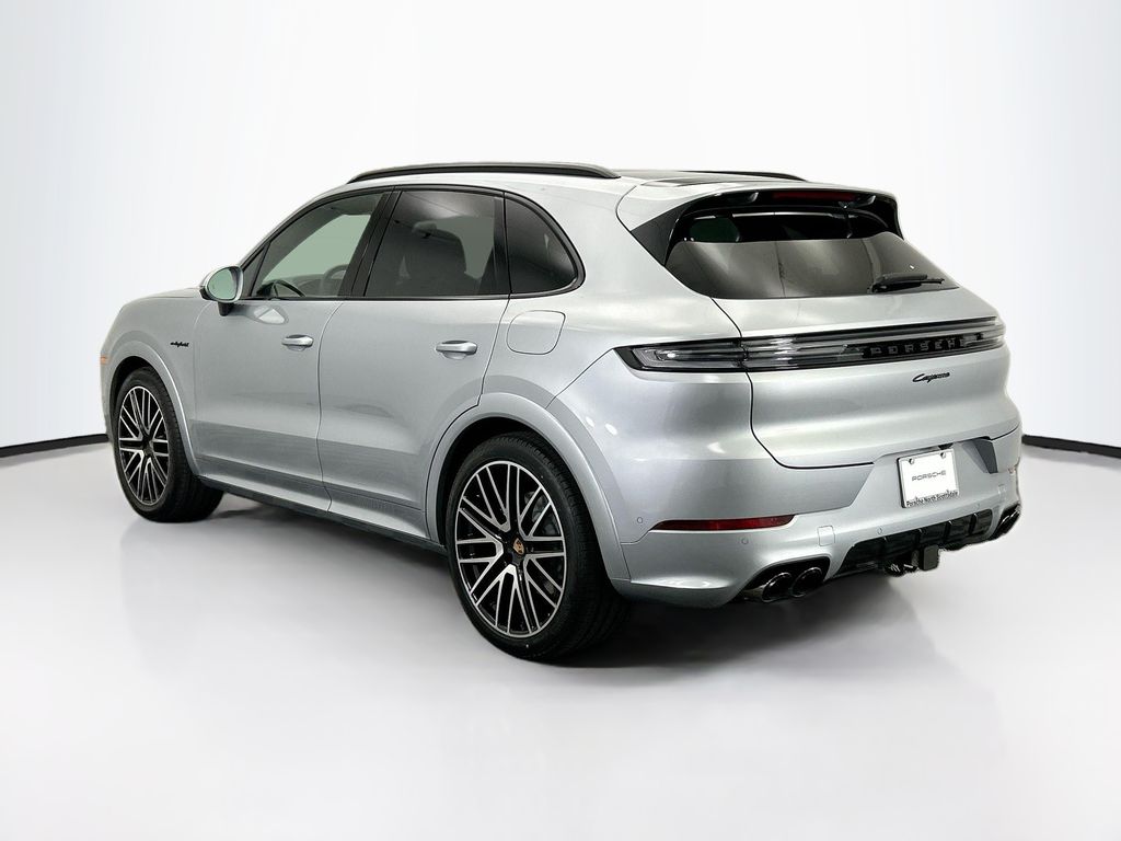 Thumbnail: 2026 Porsche Cayenne - 3
