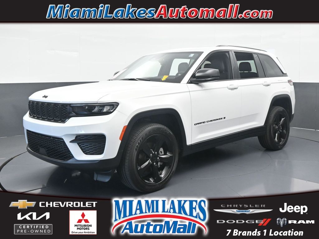 2025 Jeep Grand Cherokee Altitude's photo