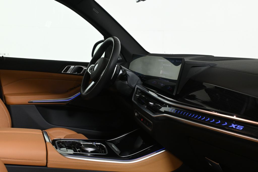 Thumbnail: 2026 BMW X5 - 28