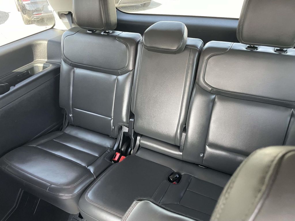 Used 2025 Ford Expedition Active 4D Sport Utility