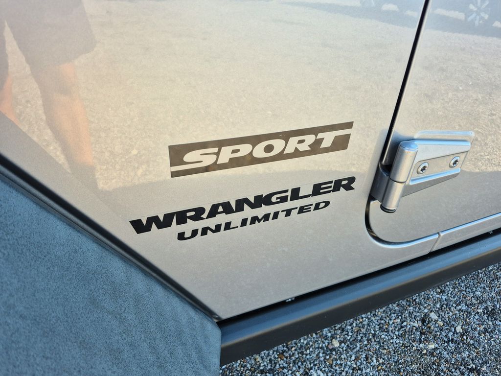 2016 Jeep Wrangler Unlimited Sport - 11