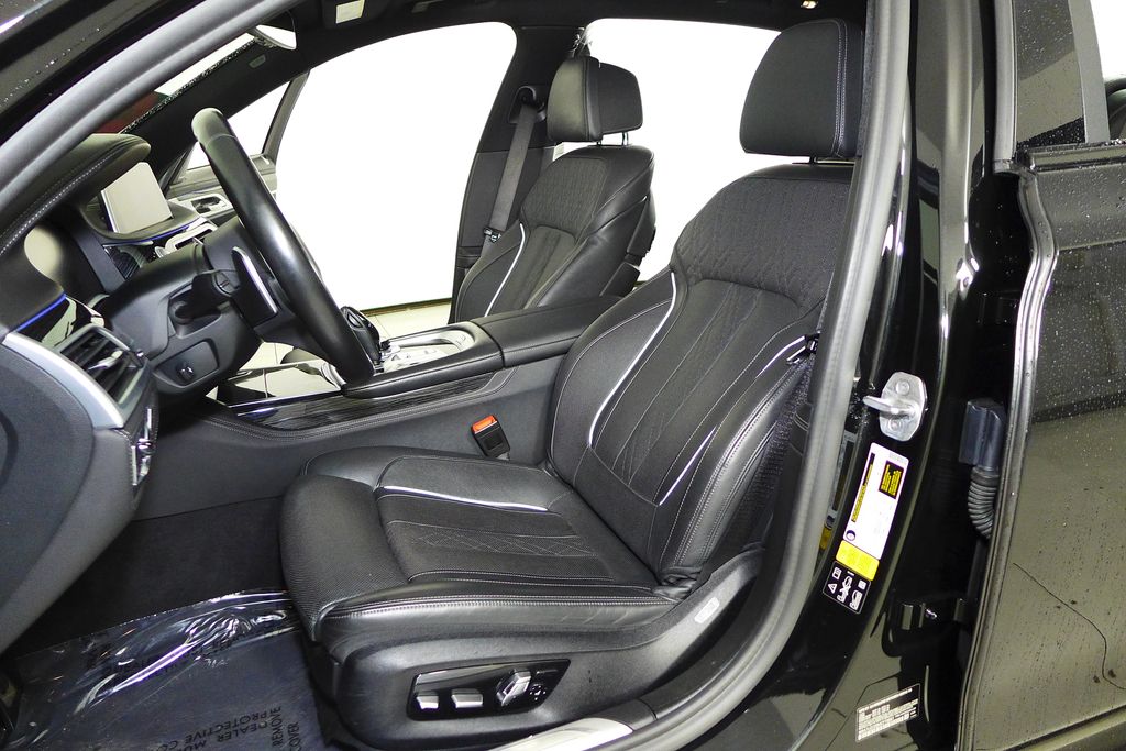 Thumbnail: 2021 BMW 7 Series - 21