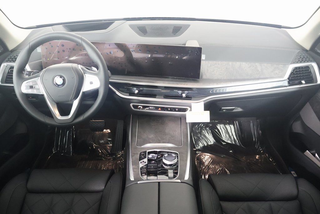 2025 BMW X7 xDrive40i 4