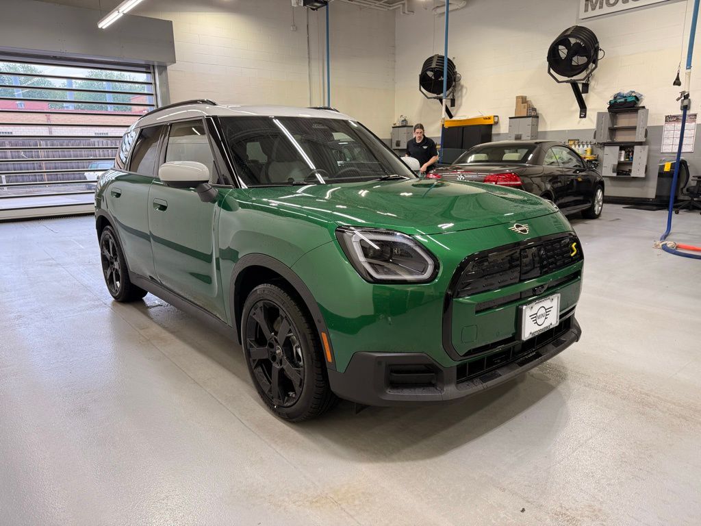 2025 MINI Cooper Countryman Iconic 7