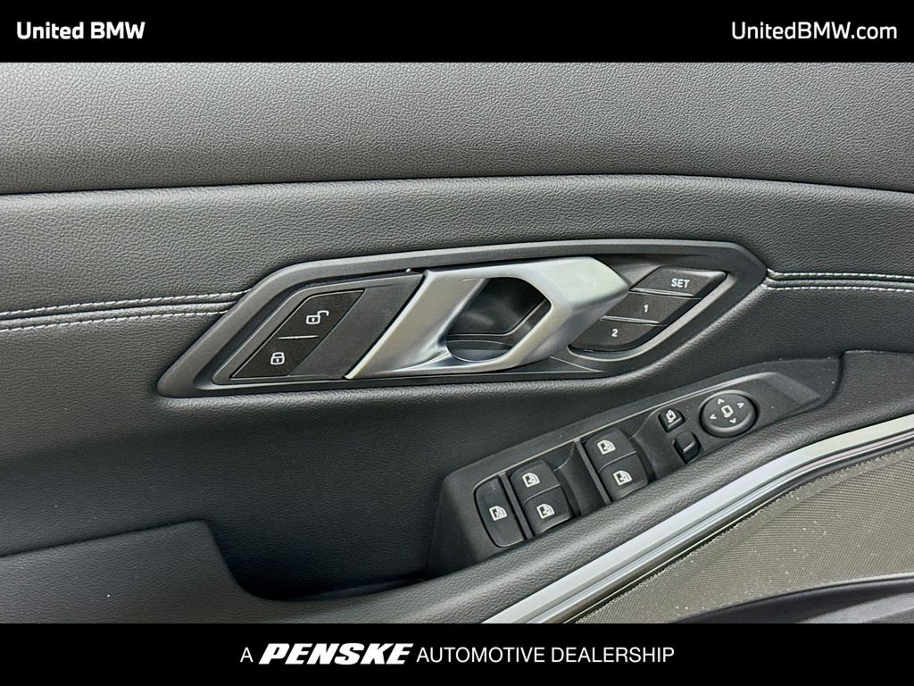 Thumbnail: 2026 BMW 3 Series - 3