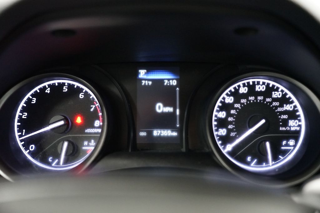 2022 Toyota Camry SE 16