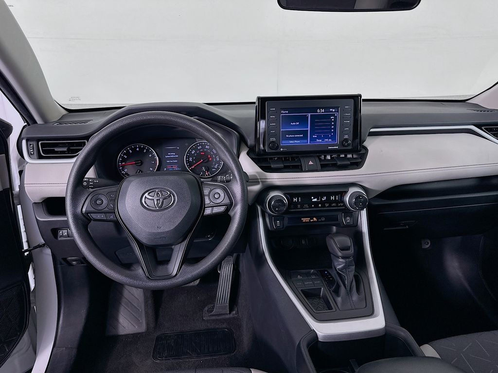 2022 Toyota RAV4 XLE 21