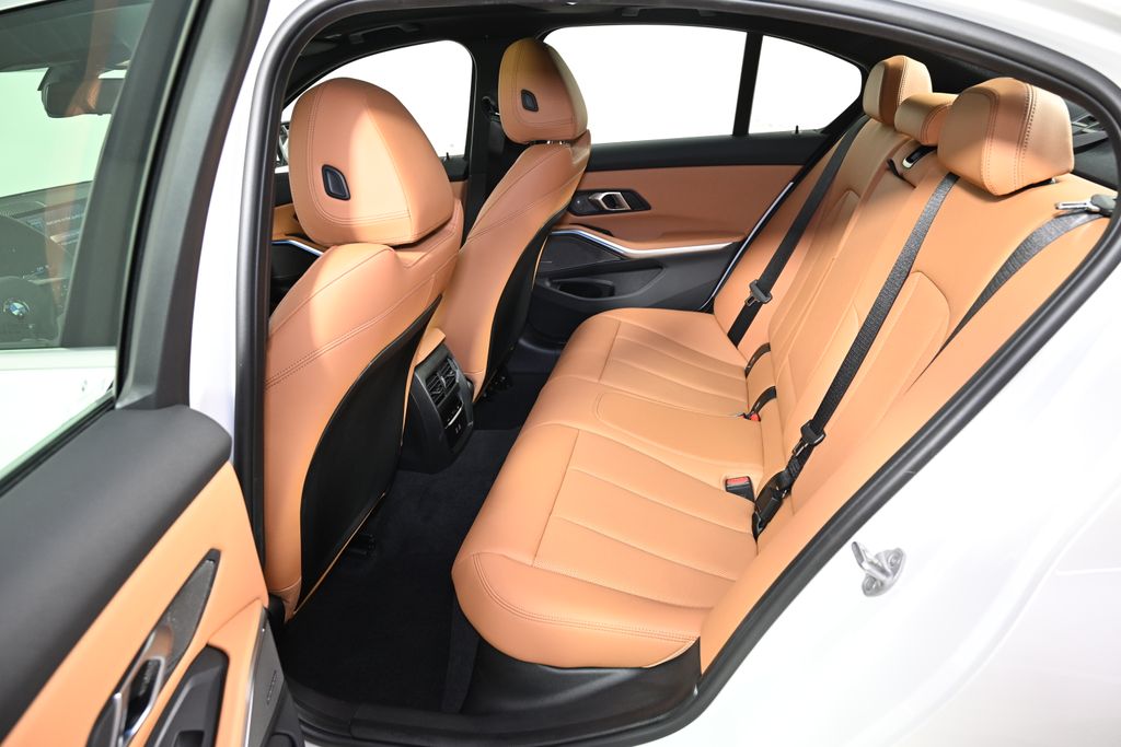 Thumbnail: 2025 BMW 3 Series - 24