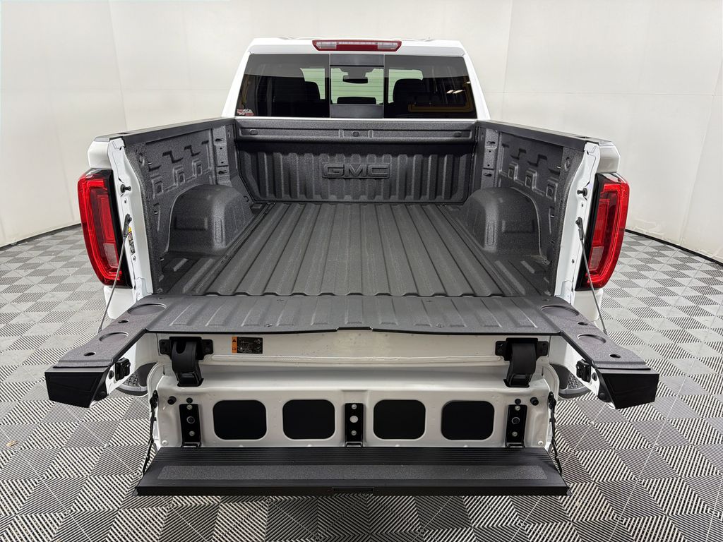 new 2026 GMC Sierra 1500 car, priced at $58,925