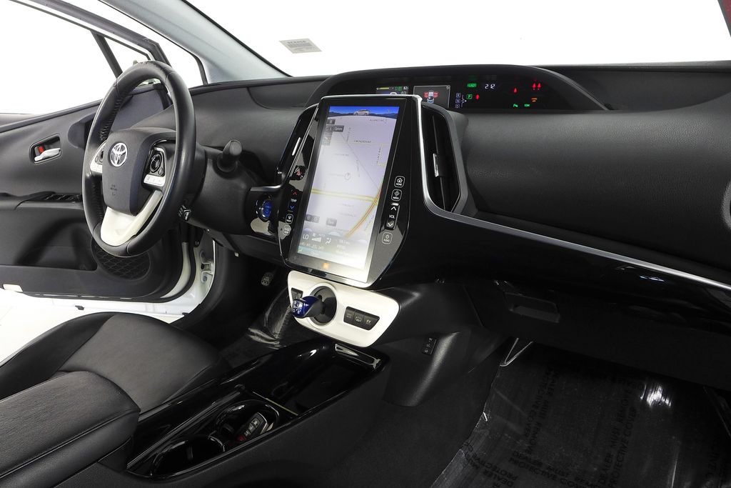 Thumbnail: 2017 Toyota Prius Prime - 13