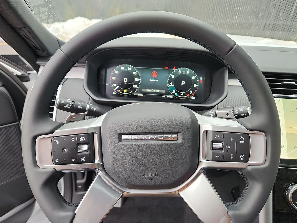 Thumbnail: 2026 Land Rover Discovery - 9
