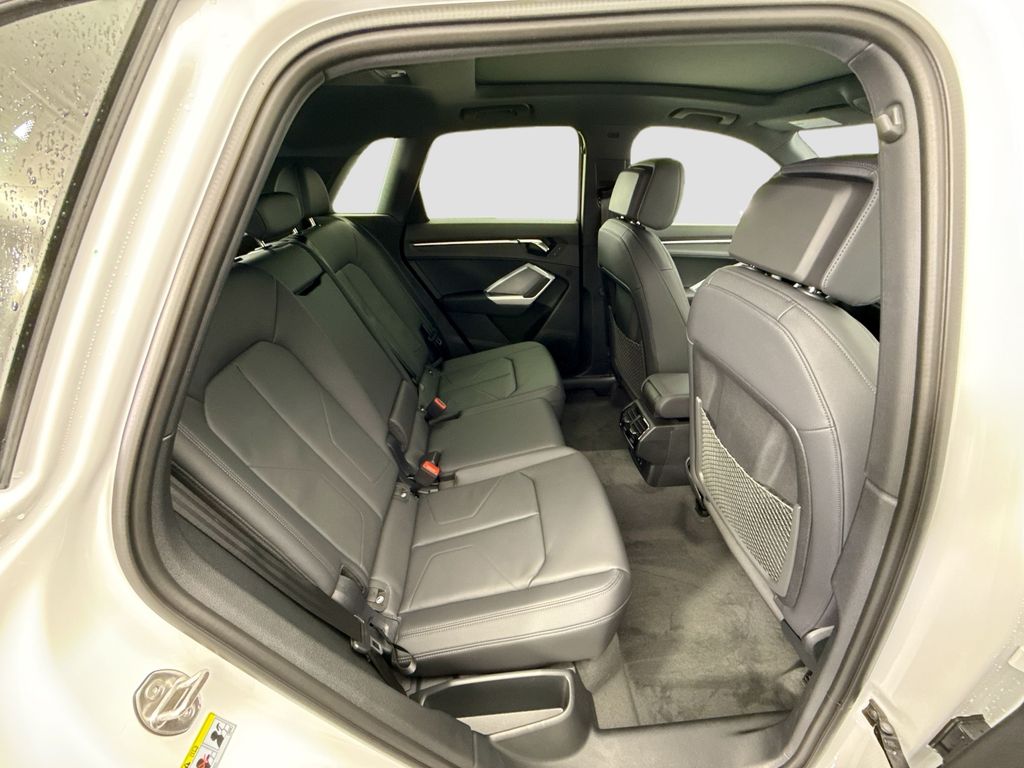 Thumbnail: 2025 Audi Q3 - 20