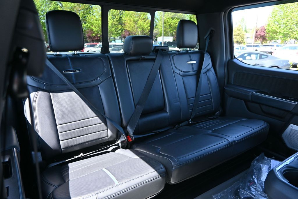 2025 Ford F-450 Super Duty Platinum
