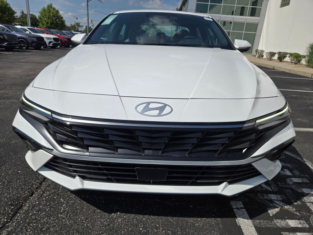 Thumbnail: 2025 Hyundai Elantra - 3