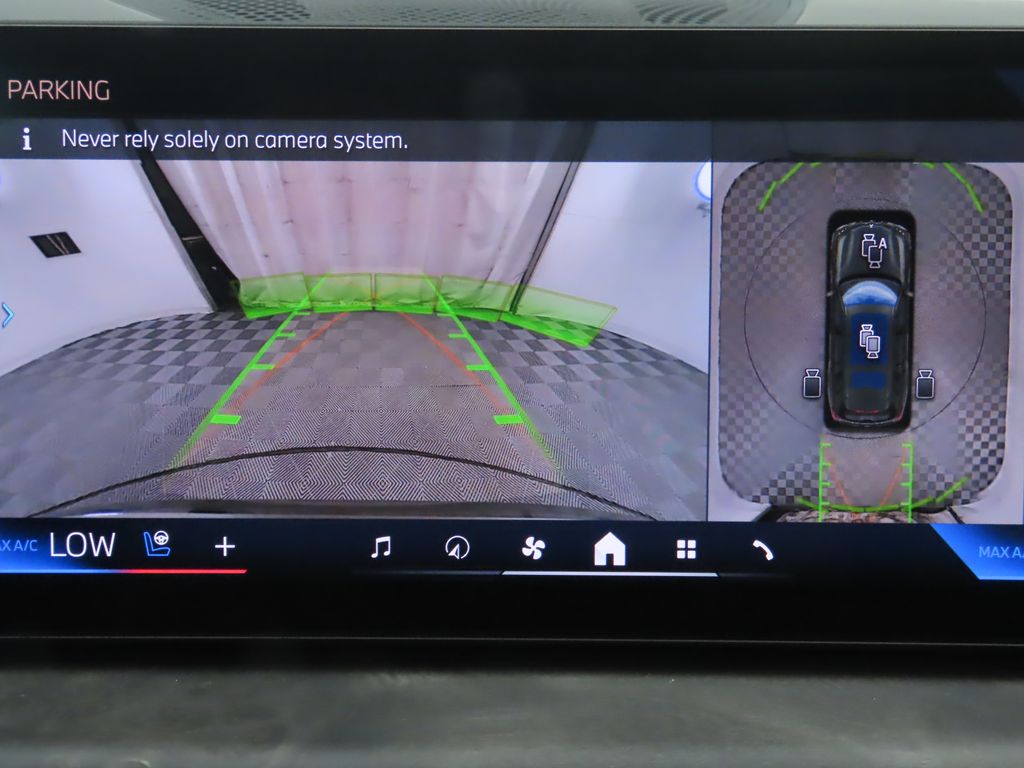 Thumbnail: 2026 BMW X7 - 17