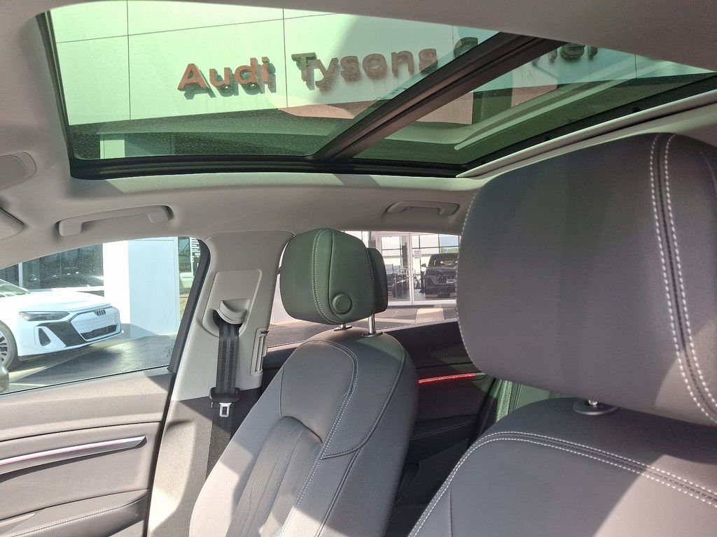 2024 Audi Q8 e-tron Premium Plus 14