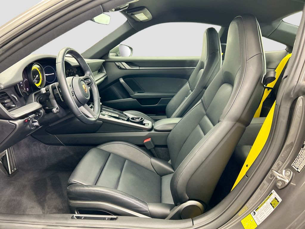 Thumbnail: 2020 Porsche 911 - 18