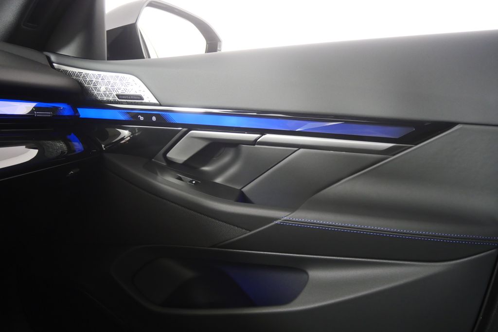Thumbnail: 2024 BMW 5 Series - 26