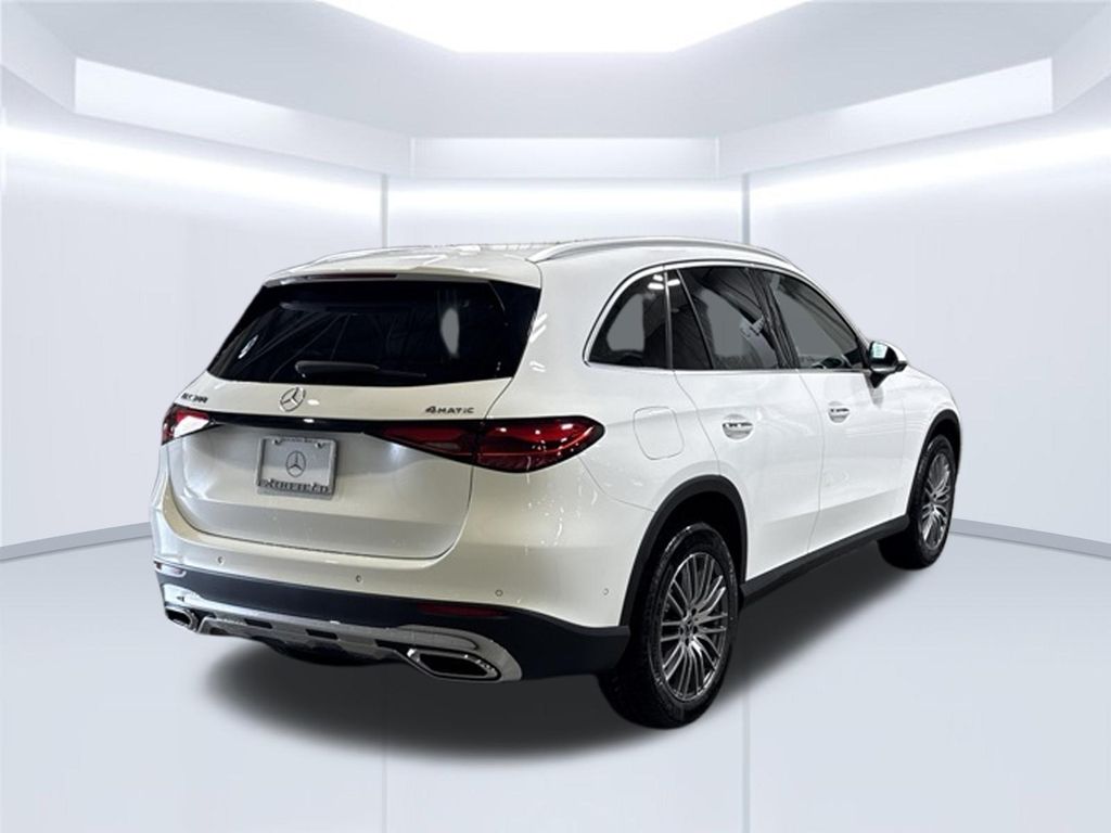 Thumbnail: 2027 Mercedes-Benz GLC - 5