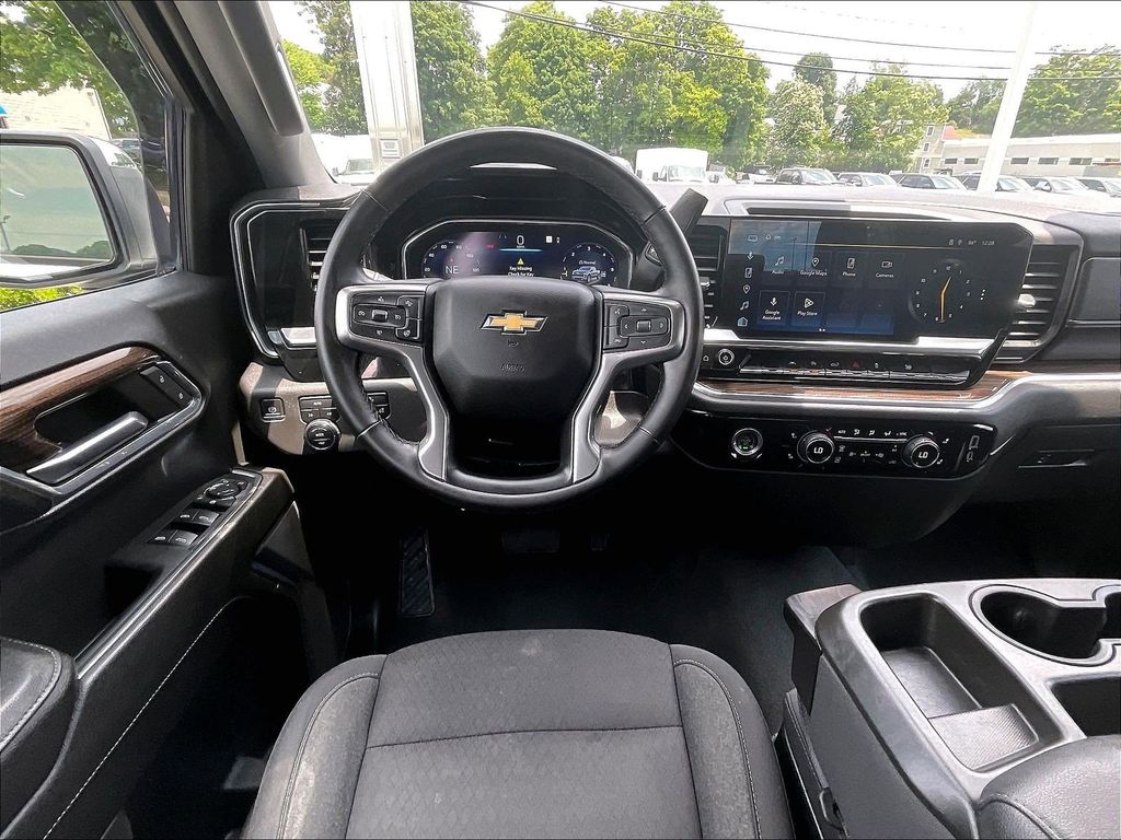 2023 Chevrolet Silverado 1500 — photo 17