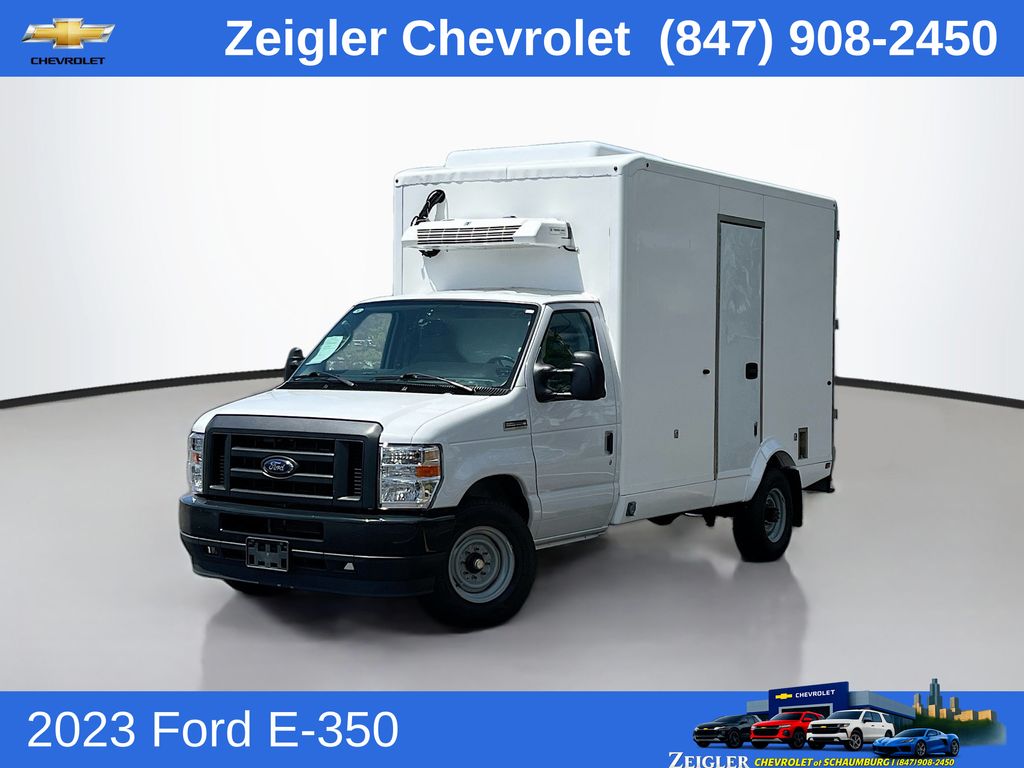 Oxford White 2023 Ford E-Series Chassis Pickup Truck Rear-Wheel Drive 6-Speed Automatic Overdrive