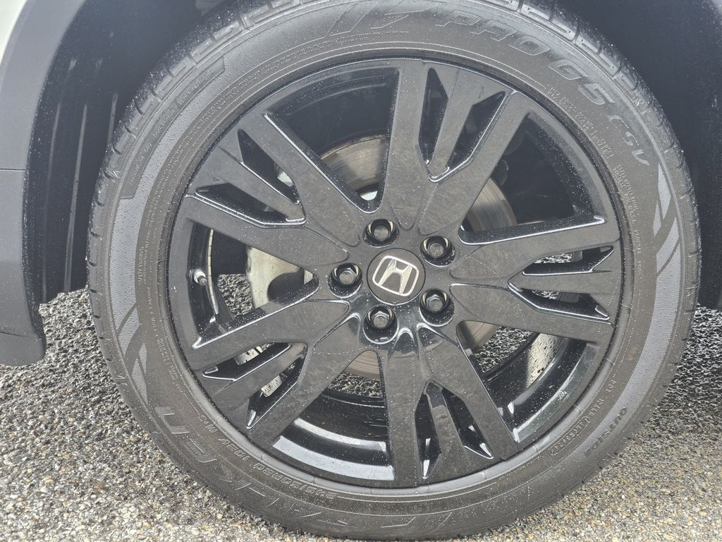 used 2022 Honda Pilot car, priced at $28,154