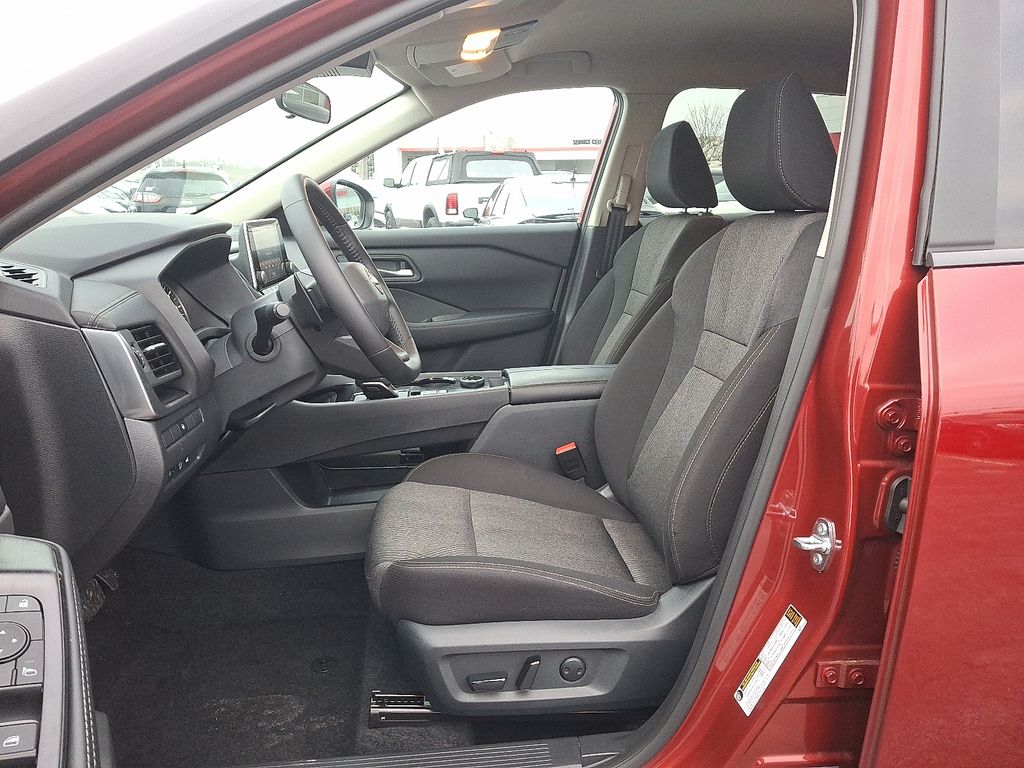 Thumbnail: 2025 Nissan Rogue - 15