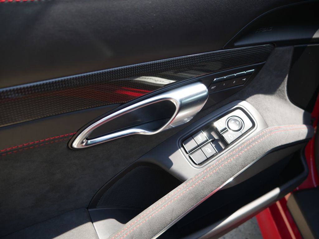 Thumbnail: 2016 Porsche Cayman - 11