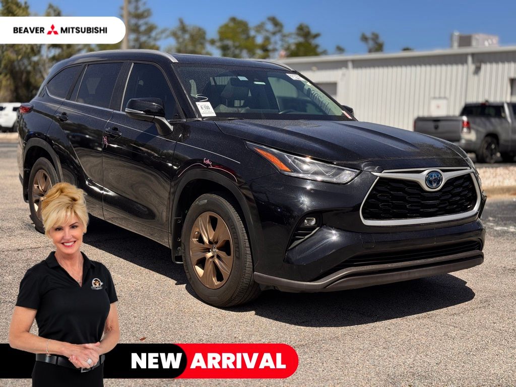Midnight Black Metallic 2023 Toyota Highlander Hybrid Bronze Edition FWD SUV / Crossover Front-Wheel Drive Continuously Variable Transmission