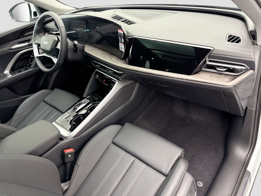 Thumbnail: 2025 Audi Q5 - 17