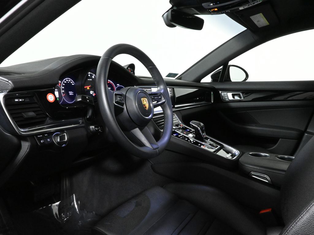 2022 Porsche Panamera Platinum 4