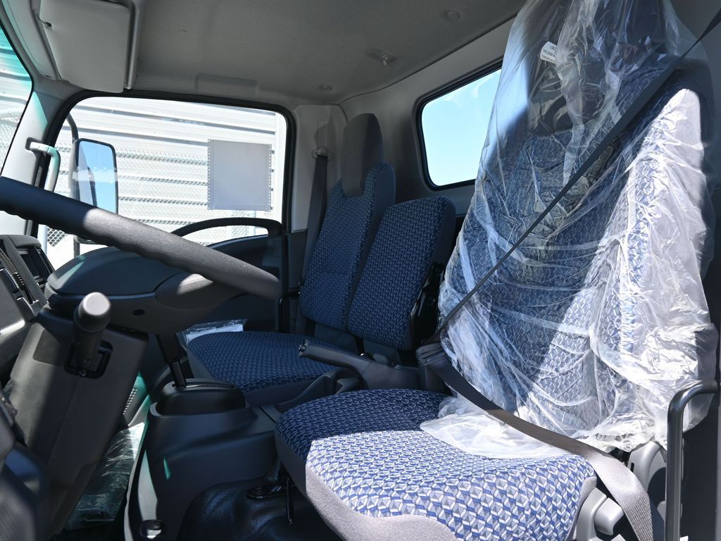 2024 Isuzu NPR HD 