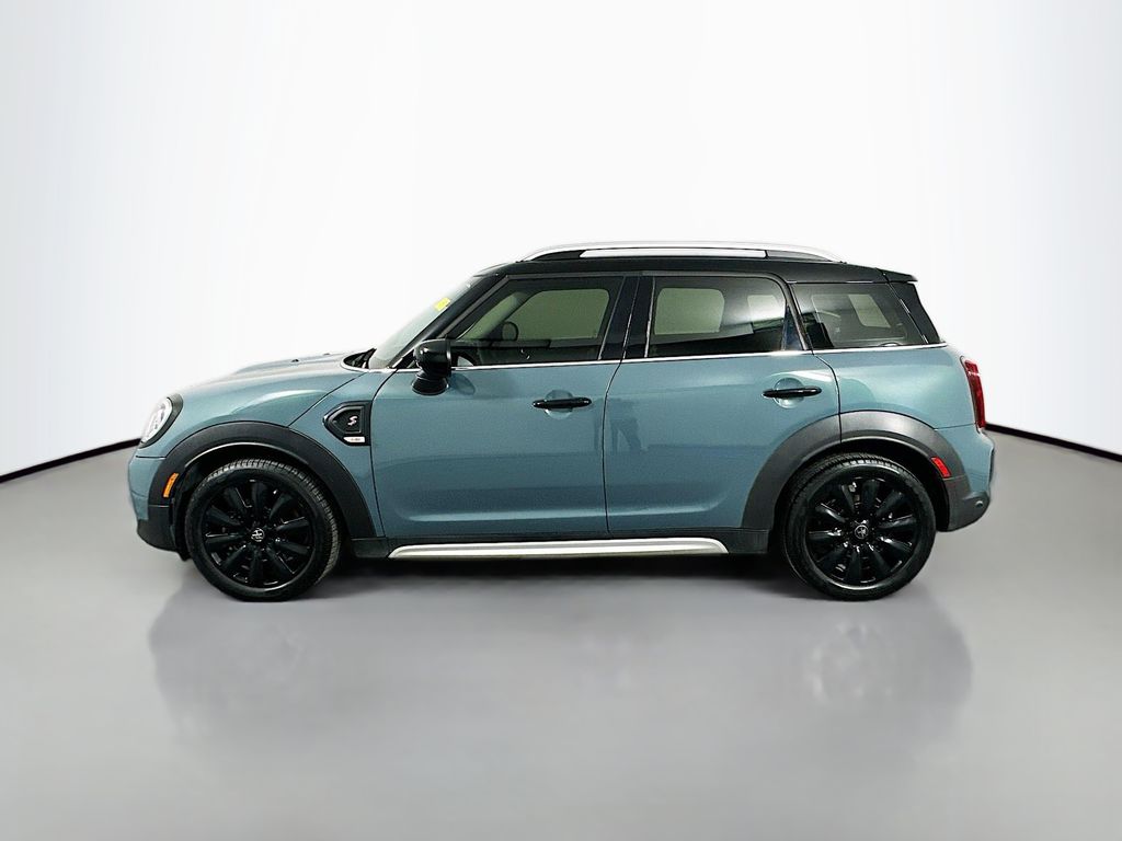 2022 MINI Cooper Countryman Iconic 8