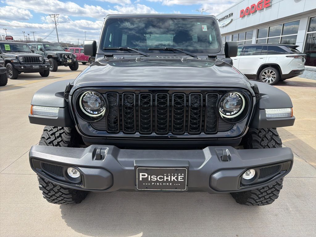 View vehicle photo 5