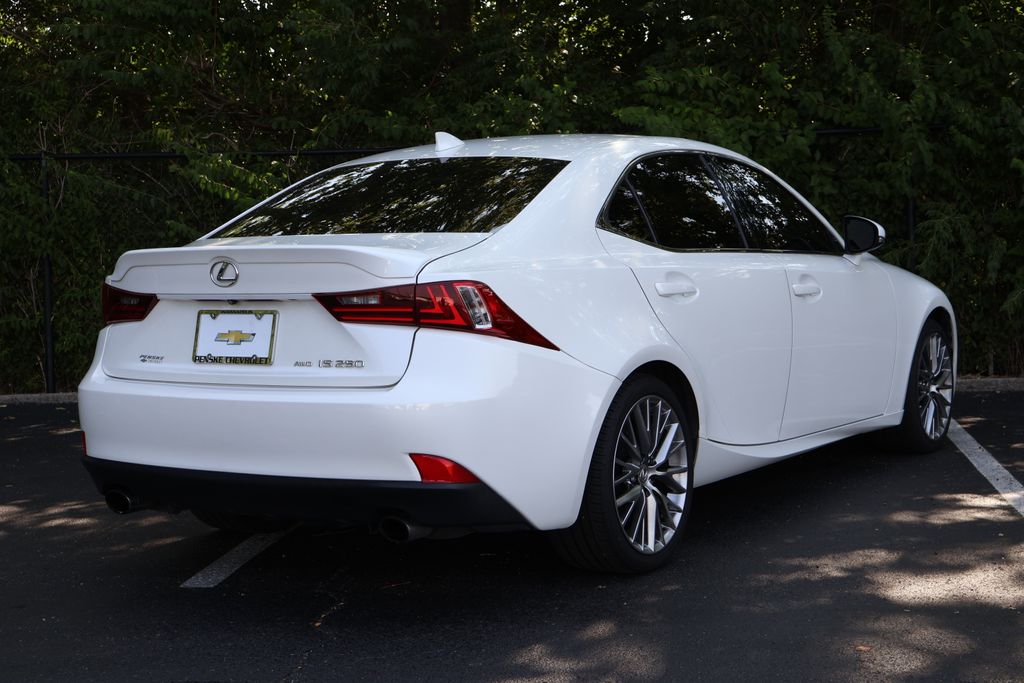 Thumbnail: 2015 Lexus IS - 9