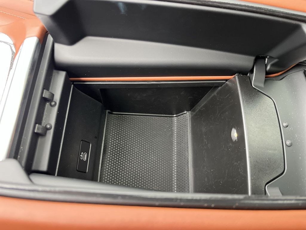 Thumbnail: 2025 BMW X7 - 21