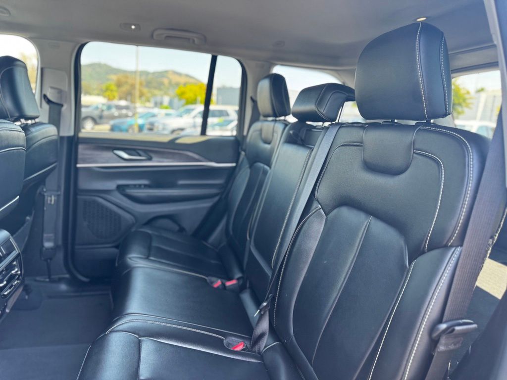 Used 2023 Jeep Grand Cherokee SUV