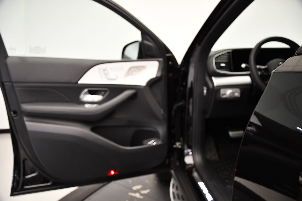 Thumbnail: 2025 Mercedes-Benz GLE - 31