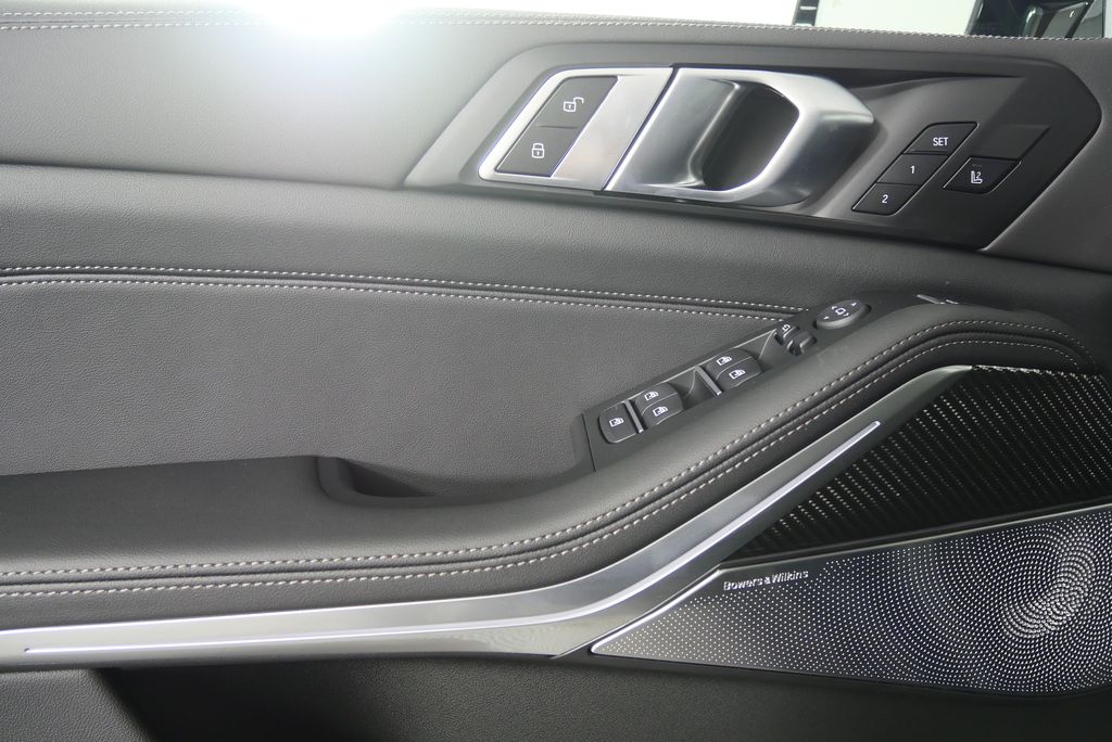 Thumbnail: 2026 BMW X5 - 9