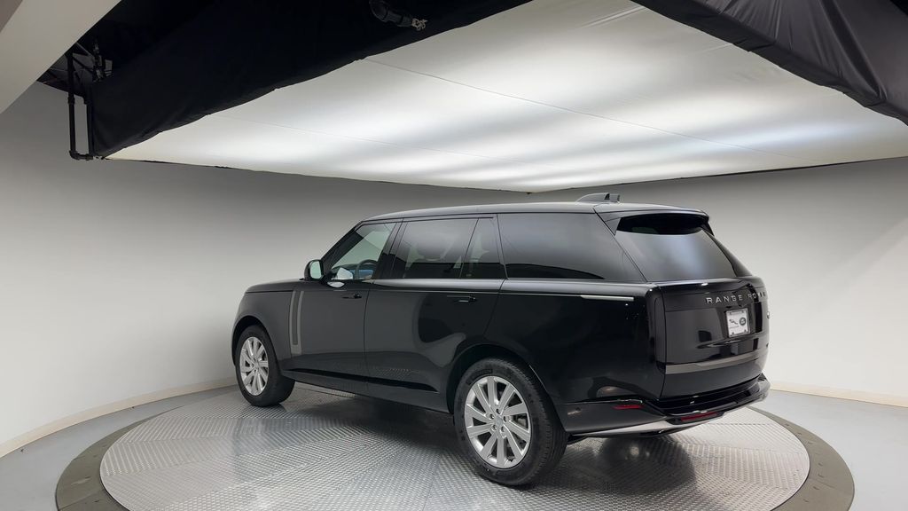 Thumbnail: 2023 Land Rover Range Rover - 6