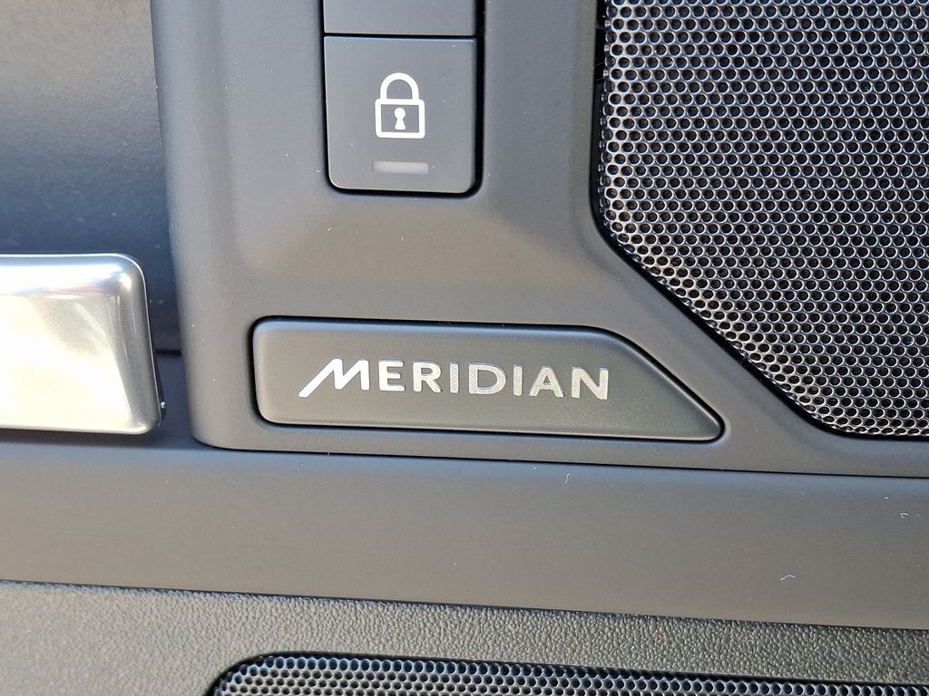 2025 Land Rover Defender 110 19