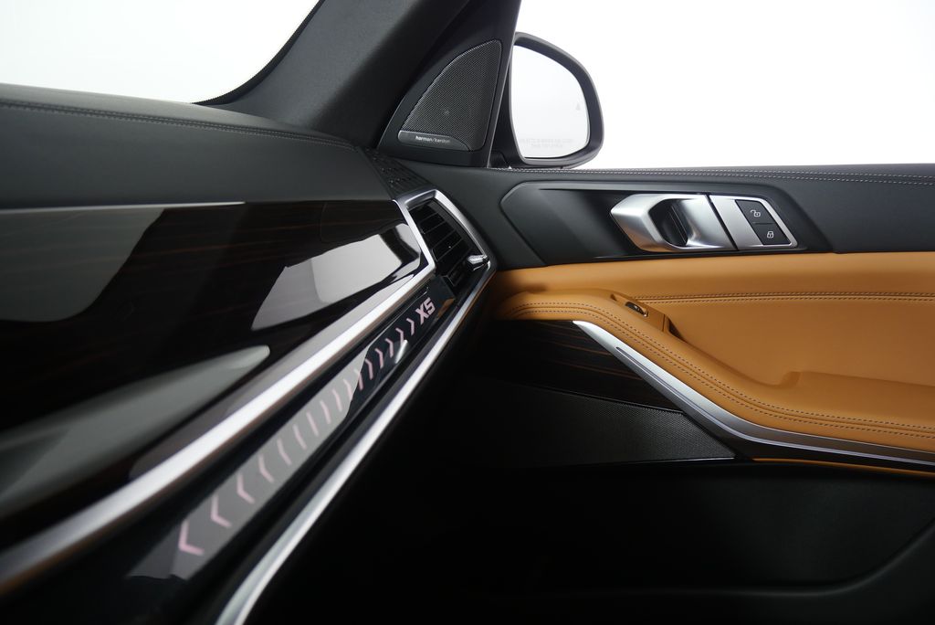 Thumbnail: 2026 BMW X5 - 24