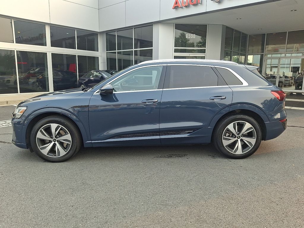 Thumbnail: 2024 Audi Q8 e-tron - 7