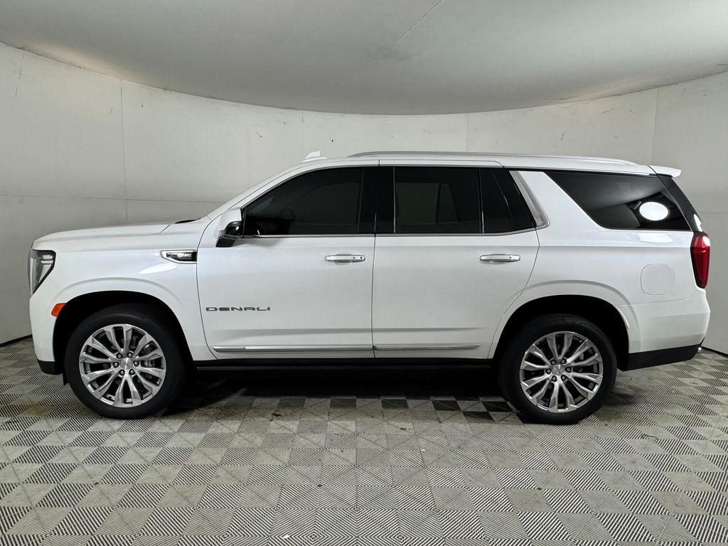 2023 White Frost Tricoat GMC Yukon Denali RWD SUV
