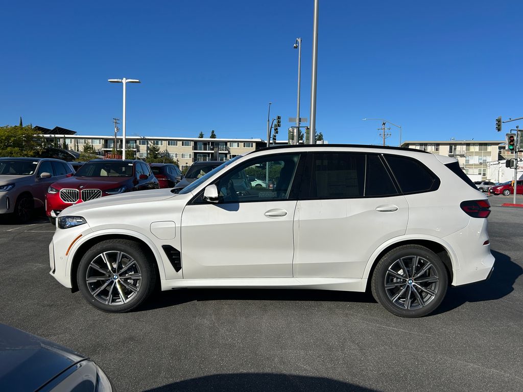 Thumbnail: 2026 BMW X5 - 2
