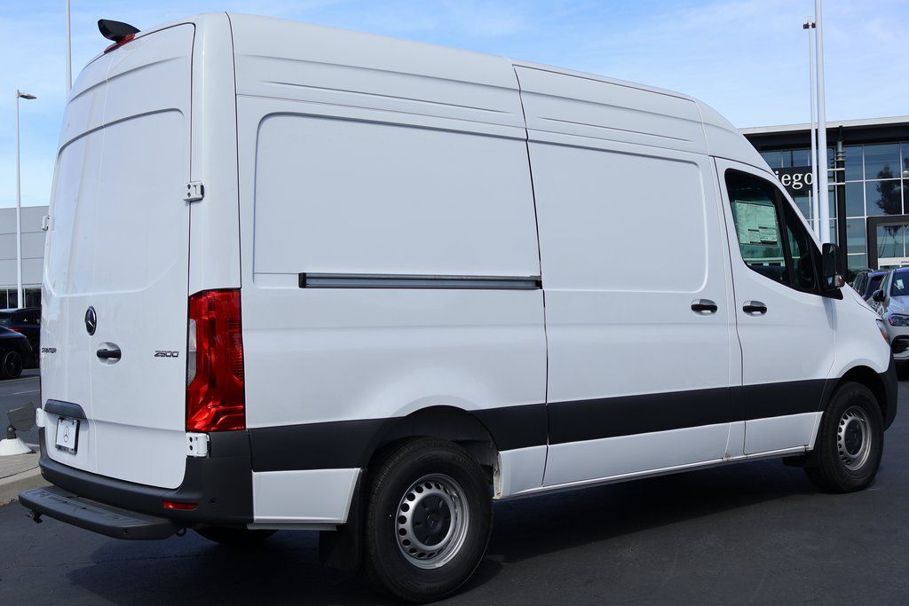 Thumbnail: 2025 Mercedes-Benz Sprinter - 2