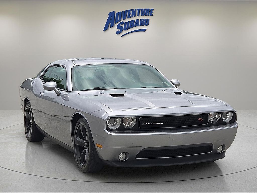 Billet Silver Metallic Clearcoat 2013 Dodge Challenger Coupe Rear-Wheel Drive 5-Speed Automatic