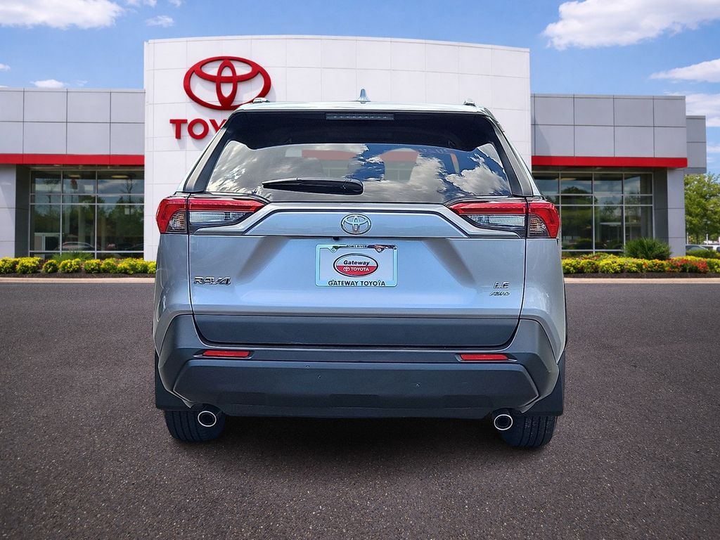 Thumbnail: 2020 Toyota RAV4 - 6